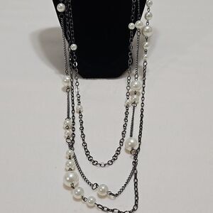 Black and White Pearl Necklace